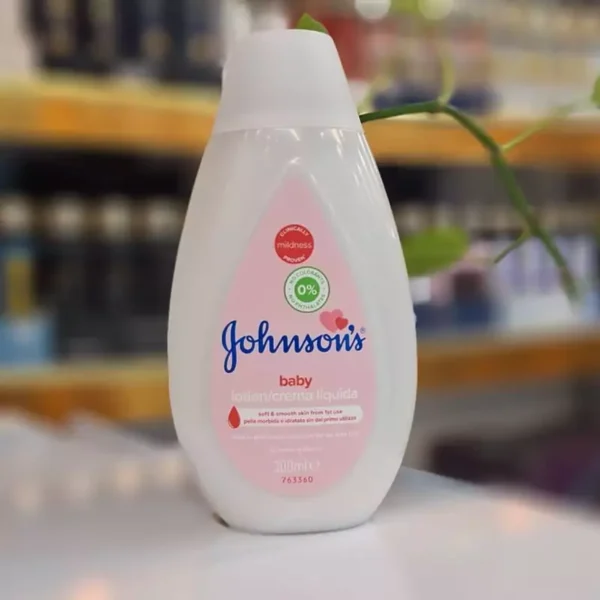 لوسیون بدن روغن نارگیل 300میل جانسون Johnson’s